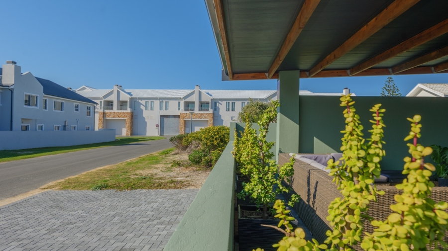 4 Bedroom Property for Sale in Struisbaai Western Cape